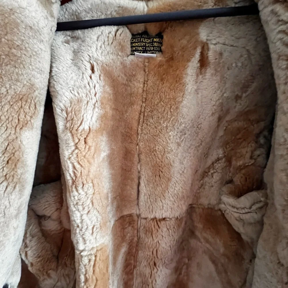 Avirex vintage limited edition leather bomber jacket. - Picture 15 of 16